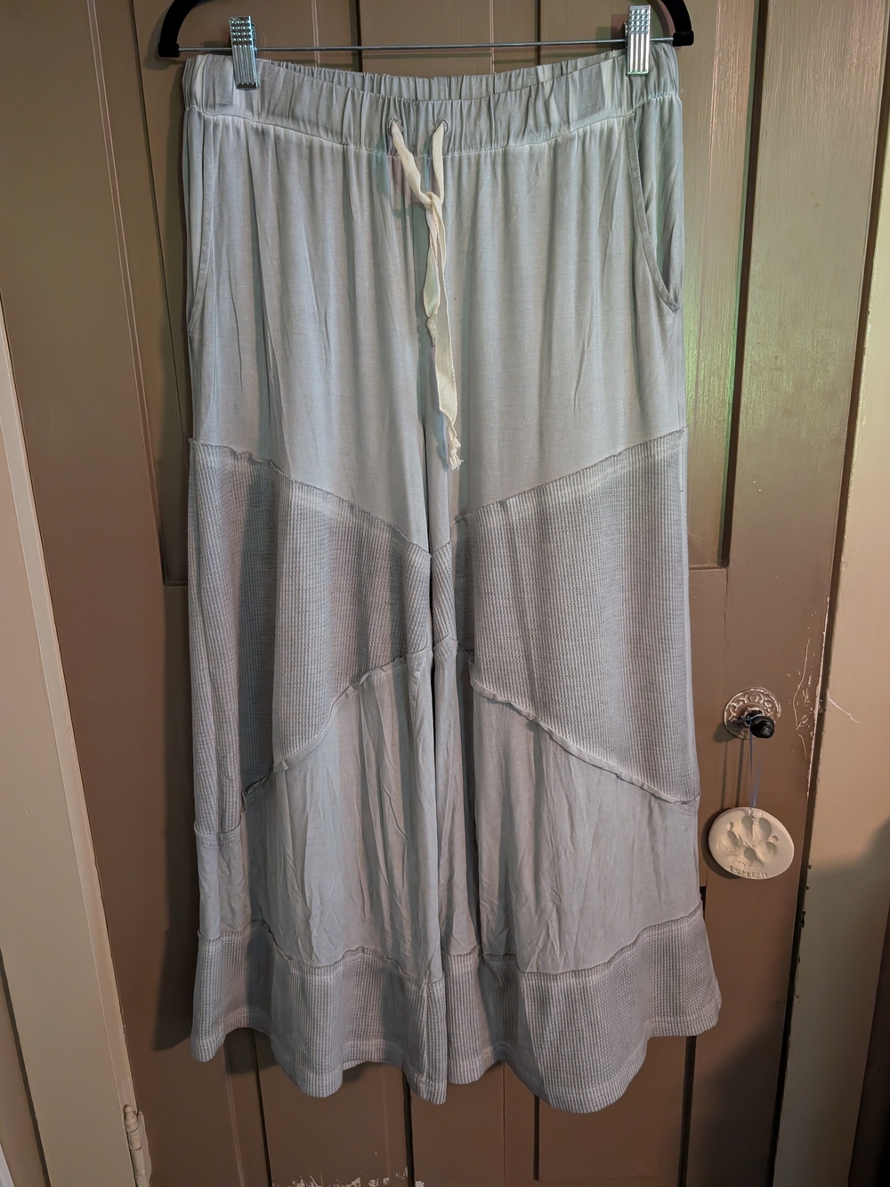 POL Gray Wide-Leg Drawstring Pants Flowy - Size M/L